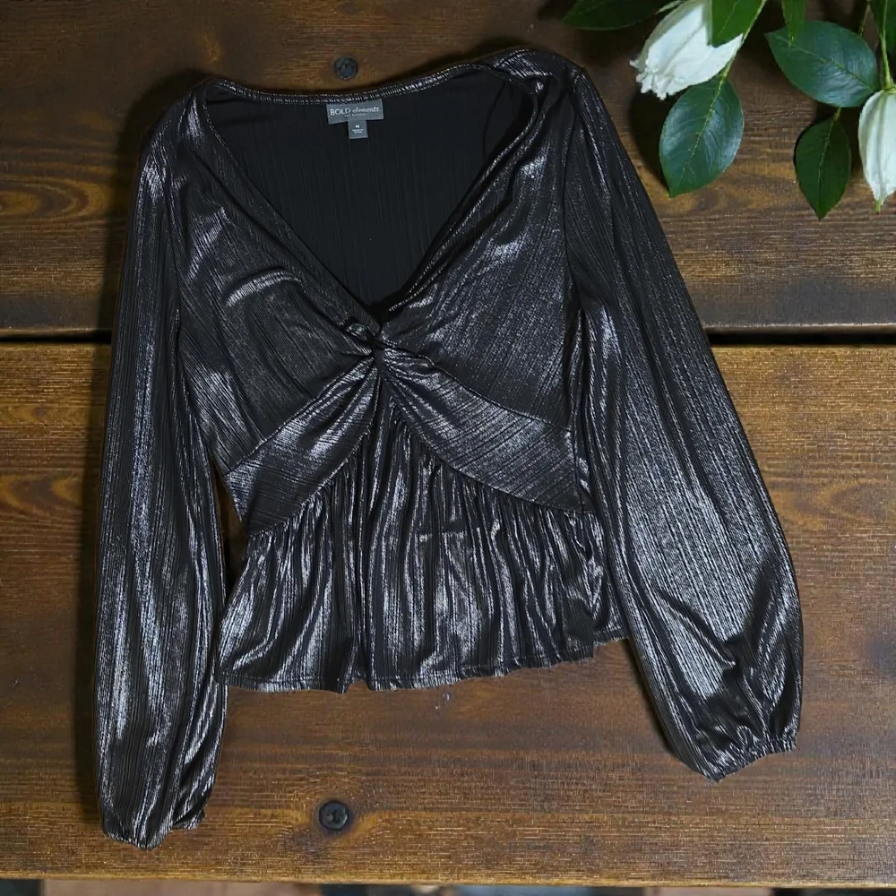 BOLD elements Shimmering Silver Blouse - Picture 3 of 6